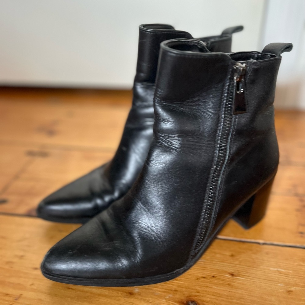 Zara Woman double zipper pointed toe black faux leather heeled boots size 7